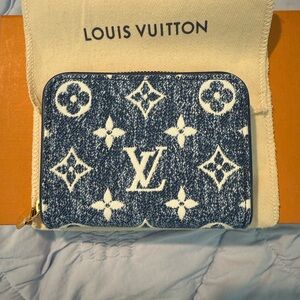 Louis Vuitton zippy coin wallet denim bleu